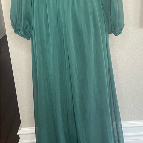 LULU’S Emerald Green XS Sheer Long Sleeves Gown. Elegant/Sophisticated Formal - Picture 6 of 15